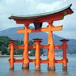 300px-ItsukushimaTorii7381[1]